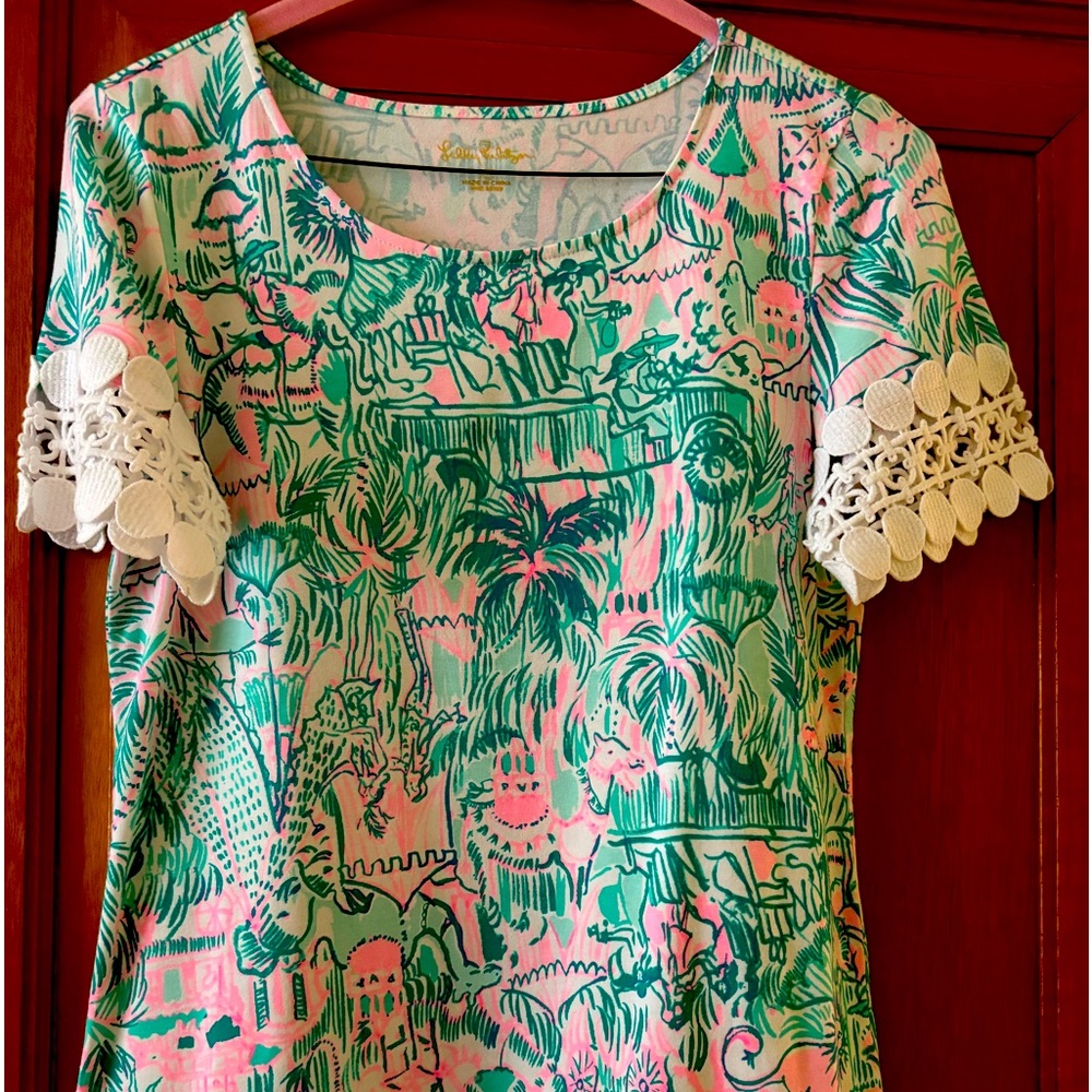 Liliy Pulitzer Eyelet trimmed coastal top